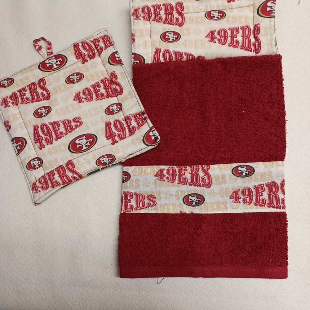 San Francisco 49ers Hanging Kitchen Towel And Potholder Set - Red and White